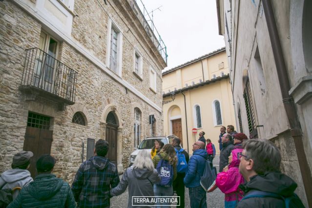 Tra meraviglie di pietra e tesori barocchi - Pietranico e Alanno - 22-04-2018 (27).jpg